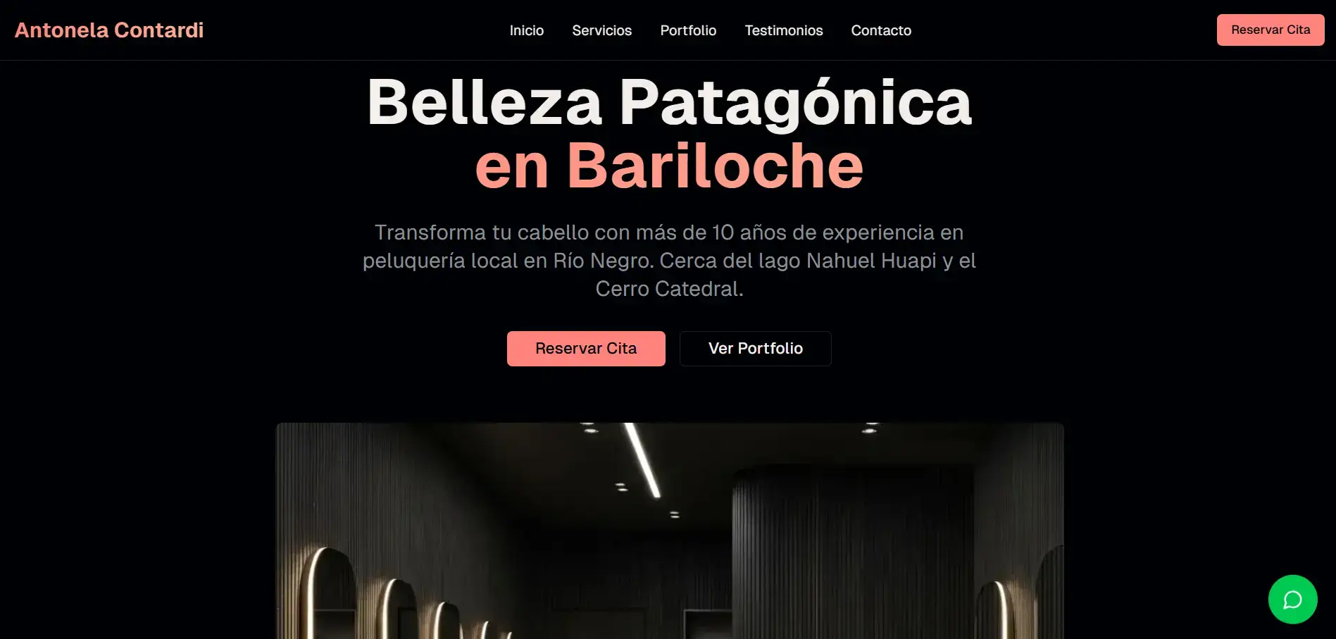 Portafolio Personal - Pantalla principal con identidad visual fuerte.